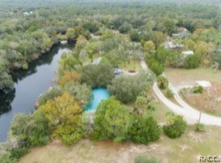 4 Garden Mall Ct, Inglis, FL 34449