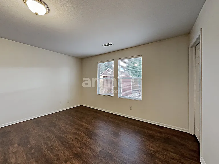 251 Lonewolf Dr — Photo 8