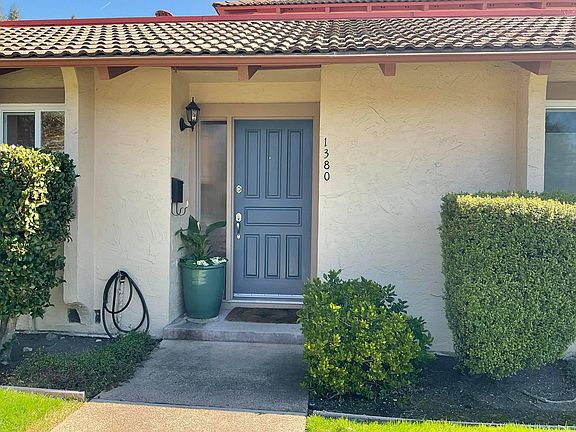 2nd image of 1380 Camino Peral