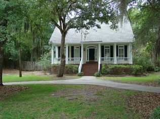 214 Forest Trl, Isle Of Palms, SC 29451