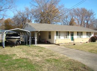 402 Franklin Dr, Paris, TN 38242