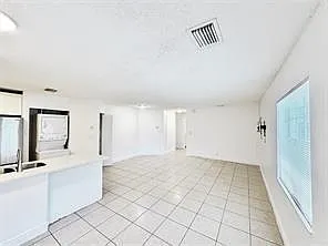 1136 5th Ct — Photo 4