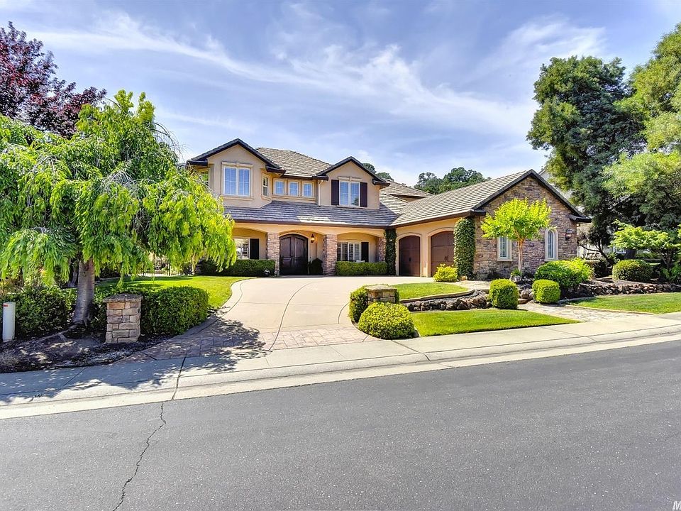 2nd image of 3913 Woodhouse Ct