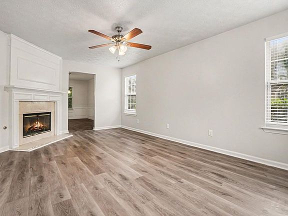 5th image of 3155 Silverchase Cir SW