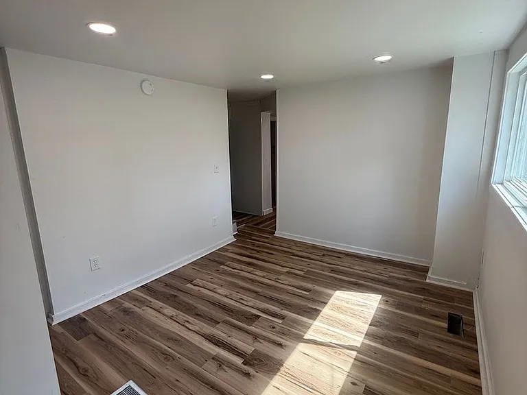 524 Short St — Photo 15