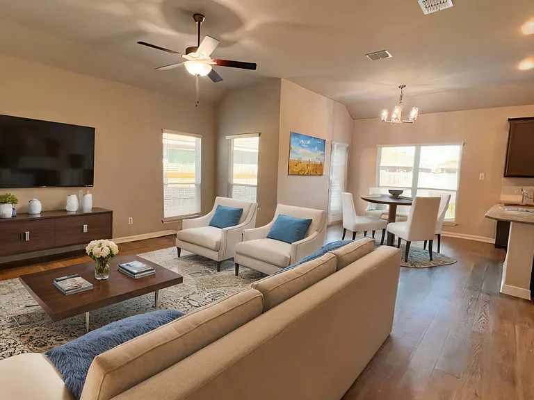 3035 Dade Loop — Photo 3