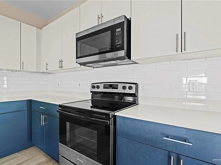 5700 Swallow Ave #4 — Photo 10