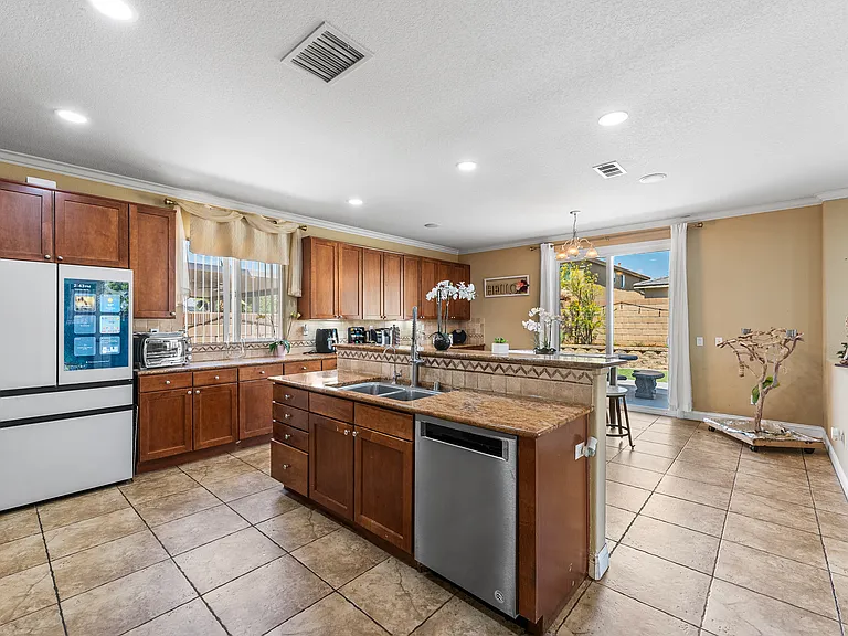 44256 Dahlia St — Photo 43