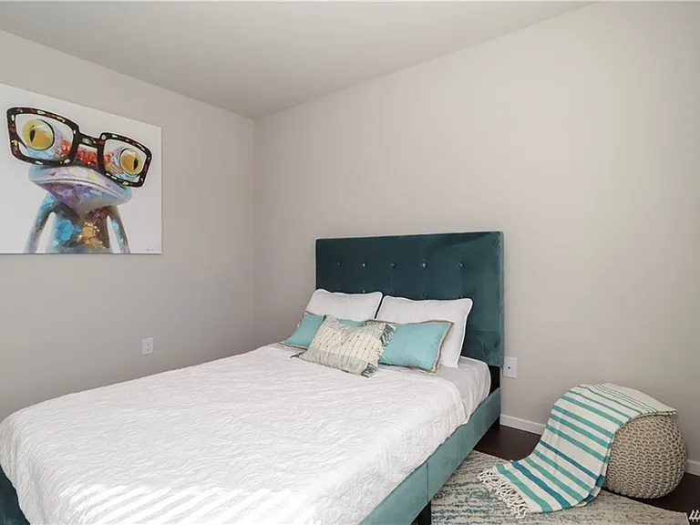 1419 E 47th St — Photo 14