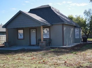 516 W Franklin Ave, Weatherford, OK 73096