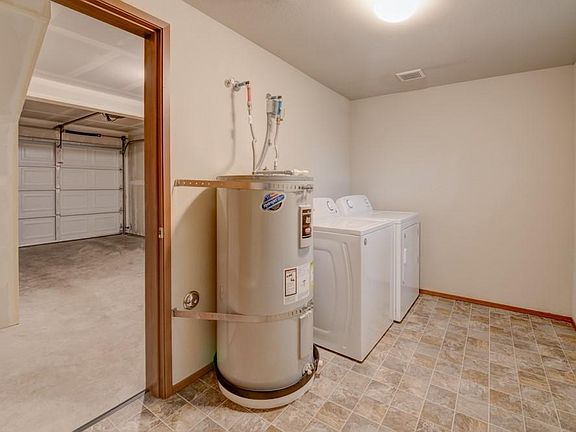 5th image of 4020 S Puget Sound Ave