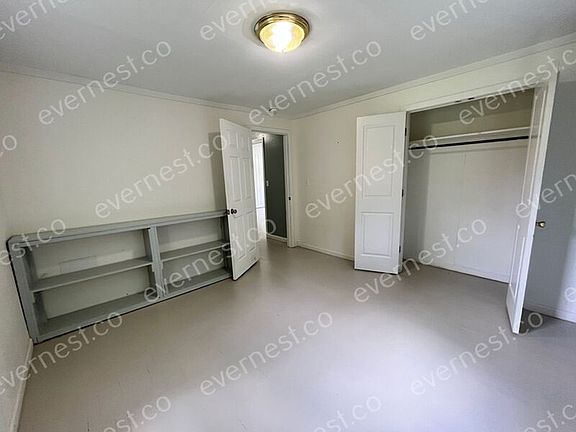 4th image of 164 E Pine St
