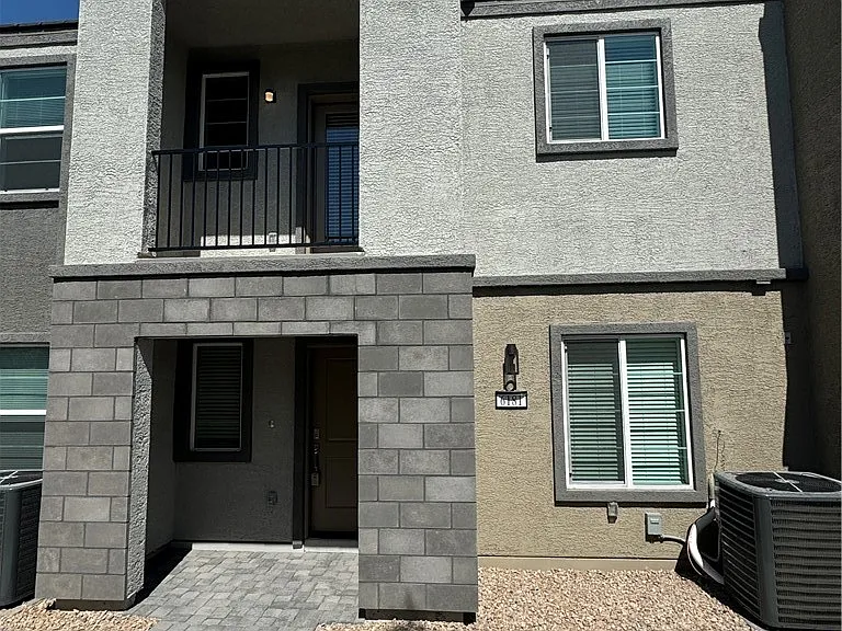6181 Garden Crest St — Photo 3