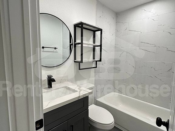 2nd image of 7402 Navigation Blvd
