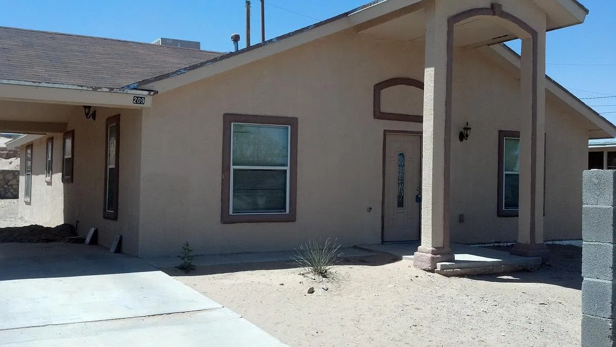 3 bed, 2650 sqft, $1,750 — Photo 2