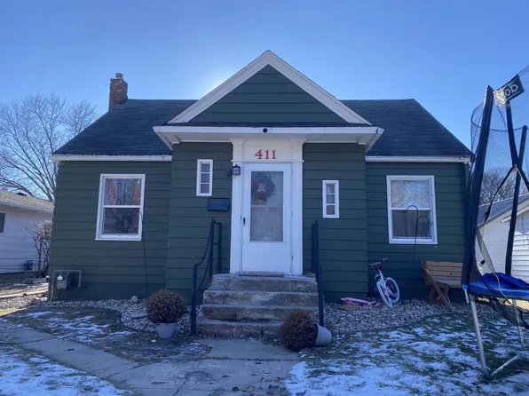 411 E 1st Ave, Flandreau, SD 57028