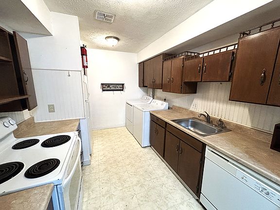3rd image of 175 Ivy Hill Ln APT C