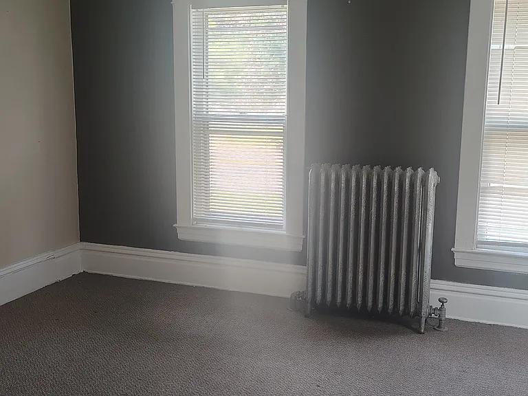 1062 Broadway Ave NW — Photo 17