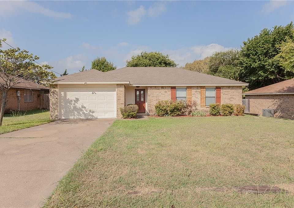 1st image of 1823 Meadowcrest Ln