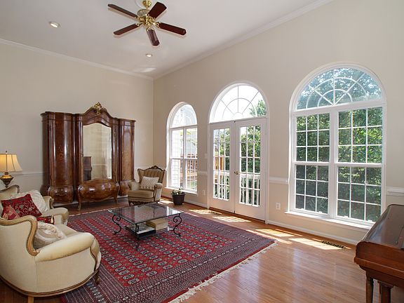 3rd image of 5747 Governors Pond Cir