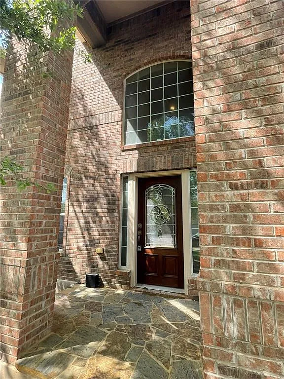 5 bed, 3.5 bath, 3378 sqft, $3,500 — Photo 3