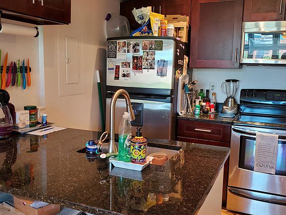 3rd image of 1029 N Stuart St APT 520