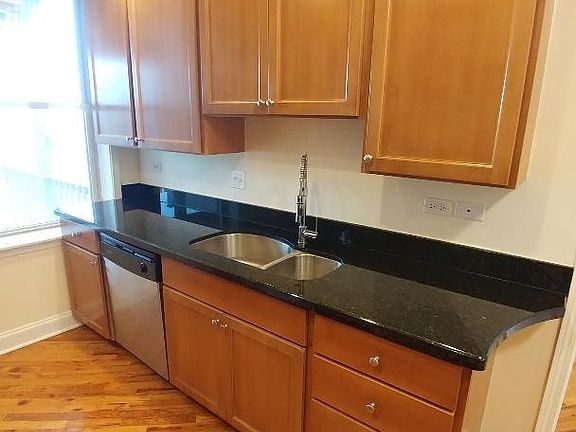 5th image of 3918 W Cortland St #3