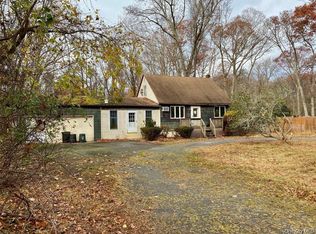 26 N Swezeytown Rd, Middle Island, NY 11953