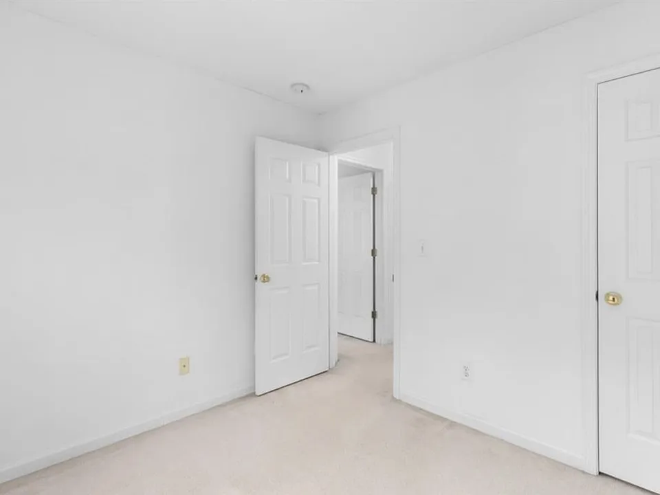4088 Howell Park Rd