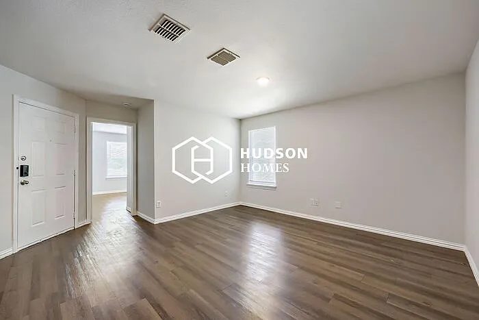 413 Lottie St #A — Photo 3