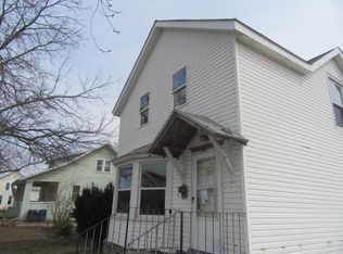 2421 Garfield St, Clinton, IA 52732