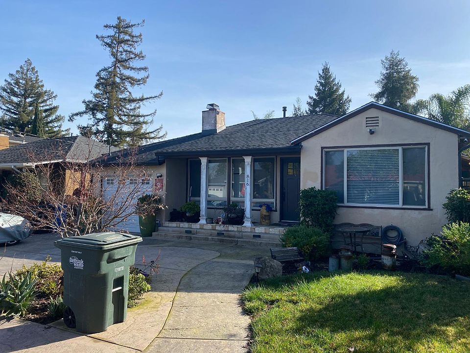 1st image of 816 10th Ave