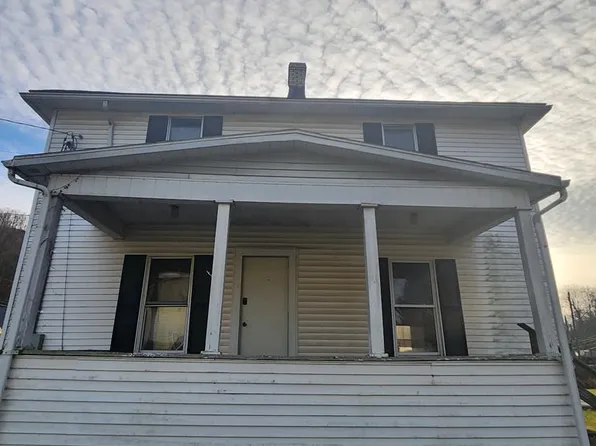 12 Noble Avenue, Triadelphia, WV 26059