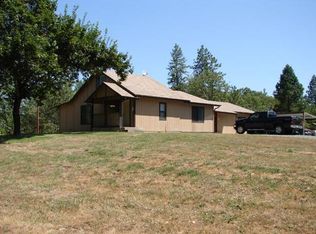 5001 Azalea Dr, Grants Pass, OR 97526