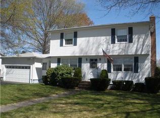16 Elmhurst Dr, Smithfield, RI 02828