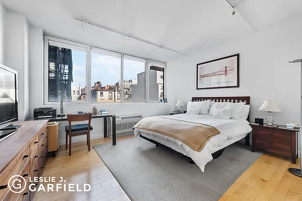 Sold by Leslie J. Garfield | media 5