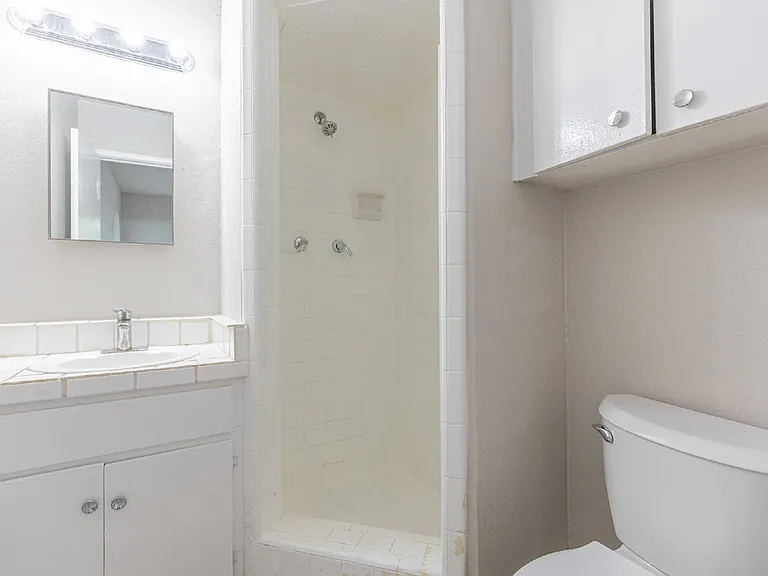 2306 Fairhill St — Photo 19