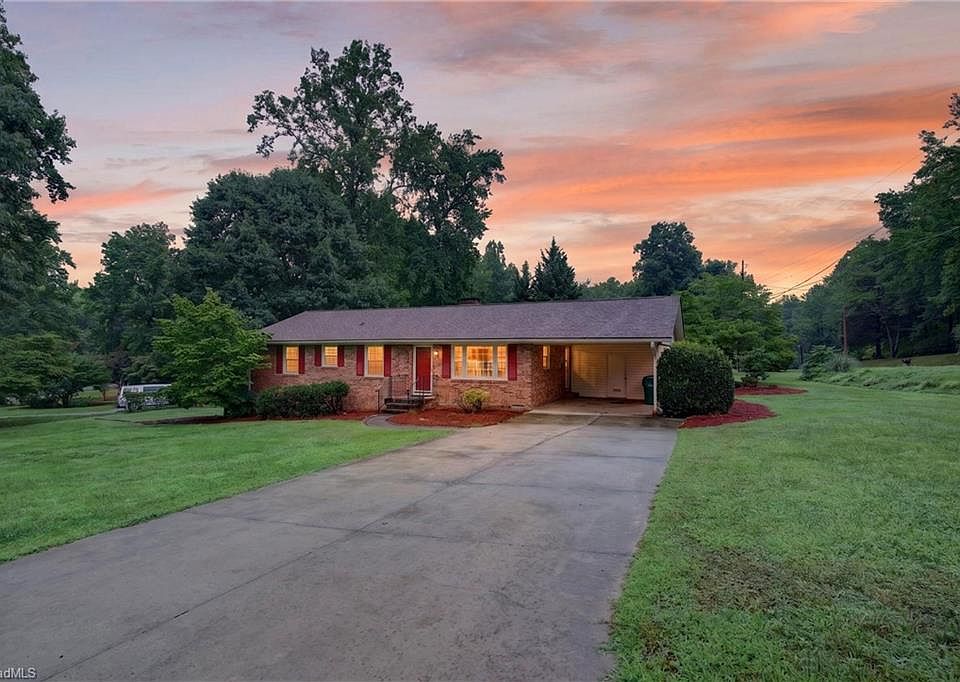 1st image of 200 Brookview Cir
