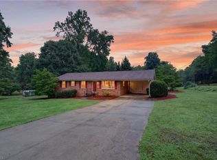 200 Brookview Cir, Jamestown, NC 27282