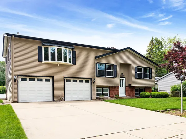 2313 Kingfisher Ln, Rolling Meadows, IL 60008