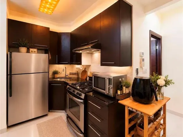 360 43rd St APT 2B, Brooklyn, NY 11232