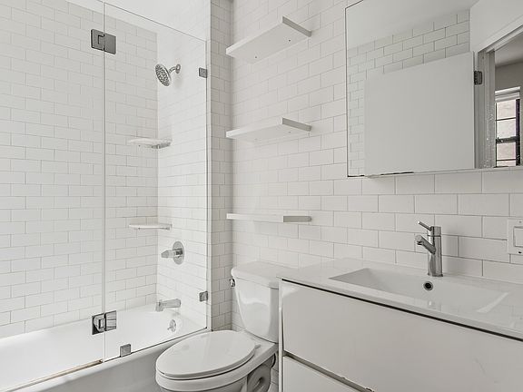 5th image of 1663 Madison St #1L
