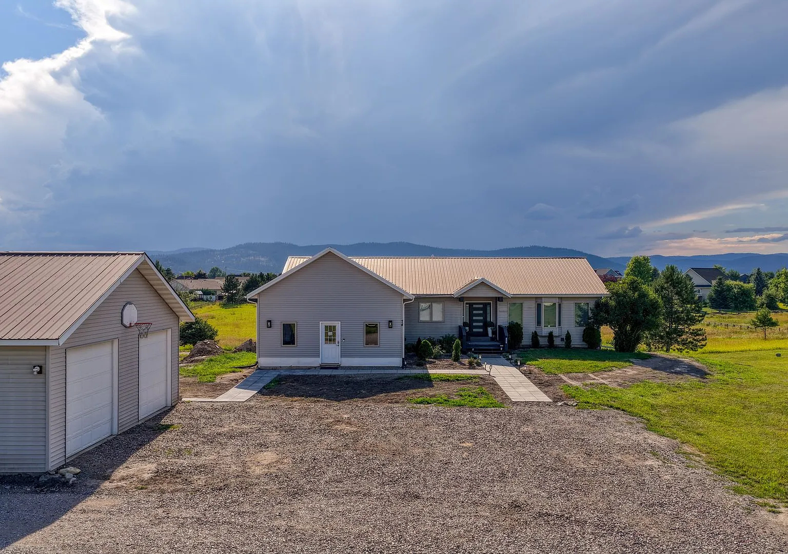Spacious Furnished Home with Mountain Views and Room to Enjoy — Photo 1
