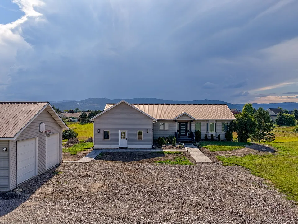 74 Stillwater Rd