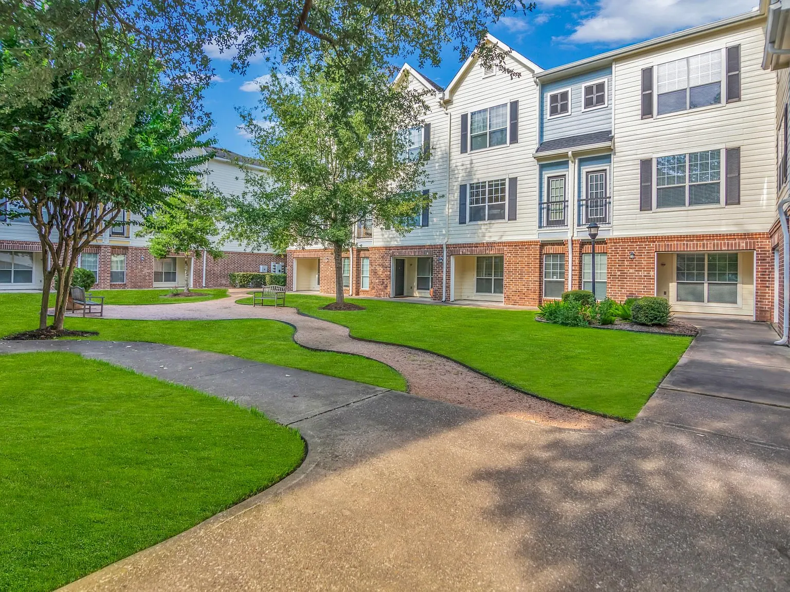 2 bed, 2.5 bath, 1340 sqft, $1,825 — Photo 3