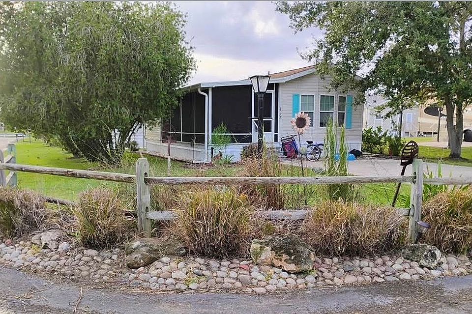 1st image of 3012 NE 104th Ave