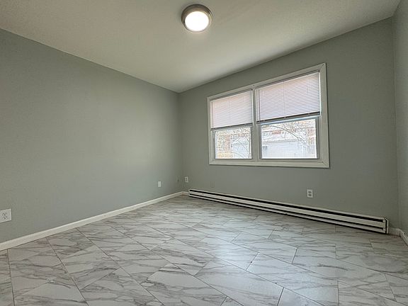 3rd image of 560 Main St #F-1