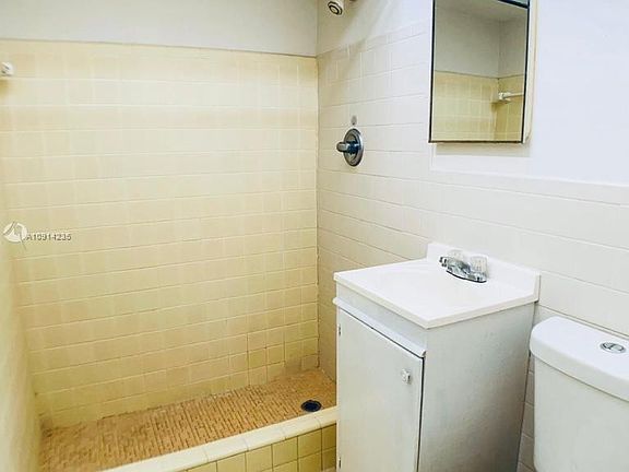2nd image of 12130 NE 8th Ave APT A
