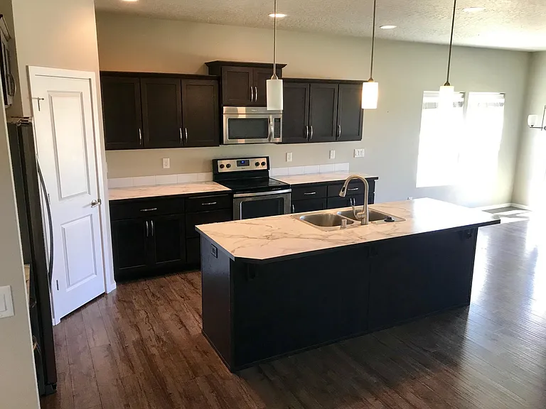 2060 N Oakland St — Photo 10