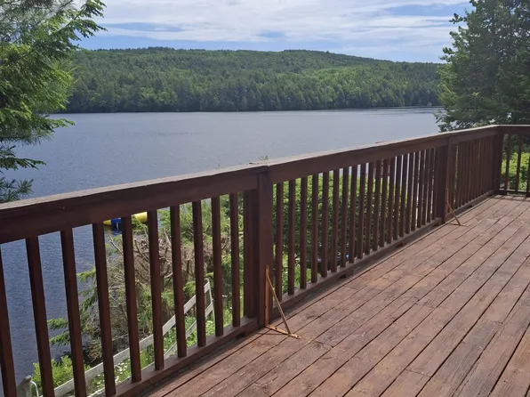 85 Winter Rd, Weare, NH 03281